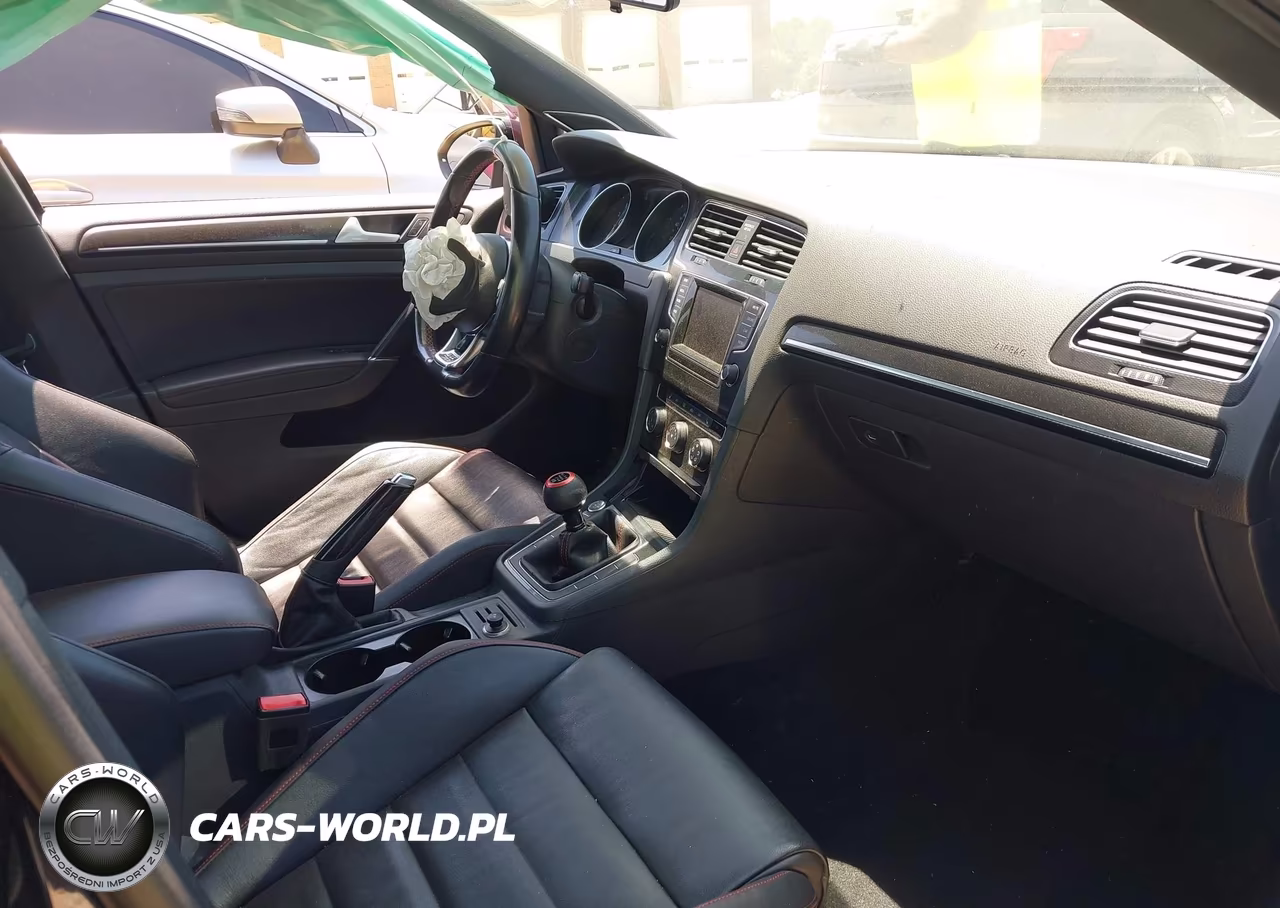 2015 Volkswagen Golf Gti 2.0T Se 4-Door VIN:3VW5T7AU4FM044822 - 5