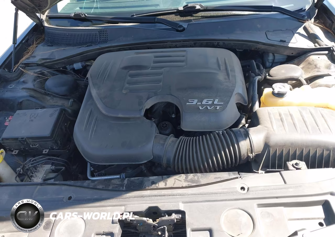 2015 Chrysler 300C VIN:2C3CCAEGXFH893982 - 10