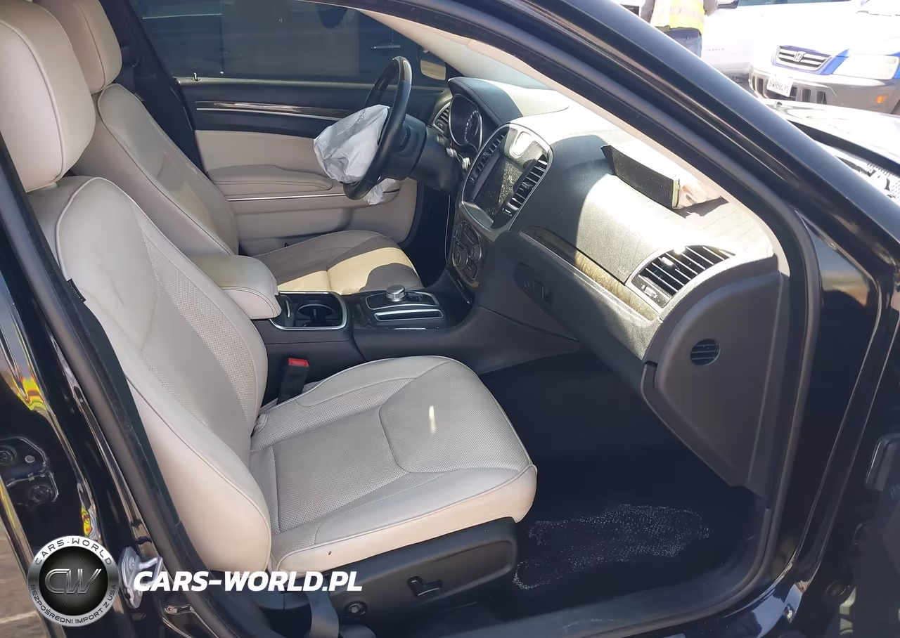 2015 Chrysler 300C VIN:2C3CCAEGXFH893982 - 5