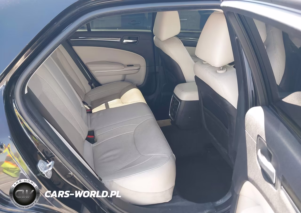 2015 Chrysler 300C VIN:2C3CCAEGXFH893982 - 8