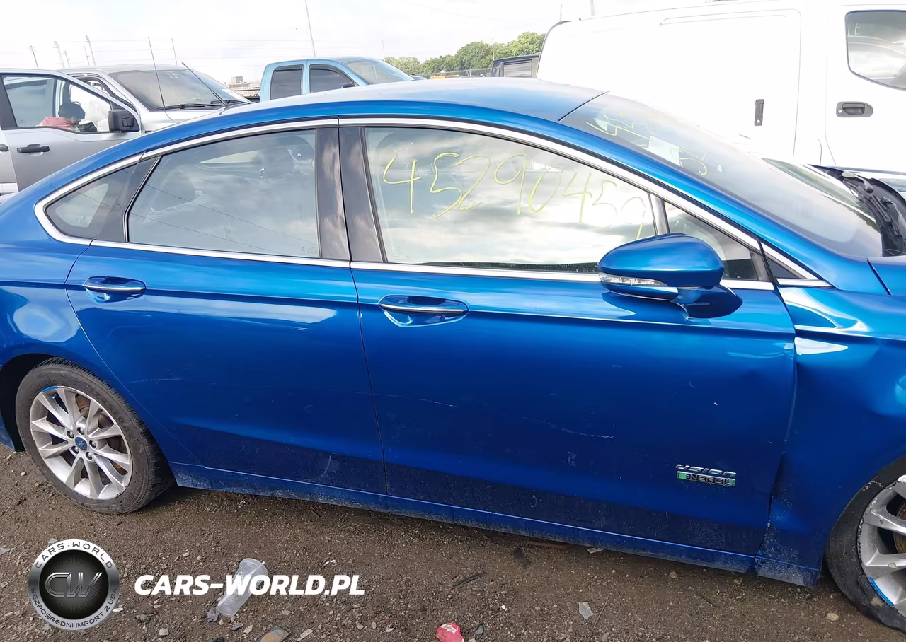 2017 Ford Fusion Energi Titanium VIN:3FA6P0SU2HR209604 - 13