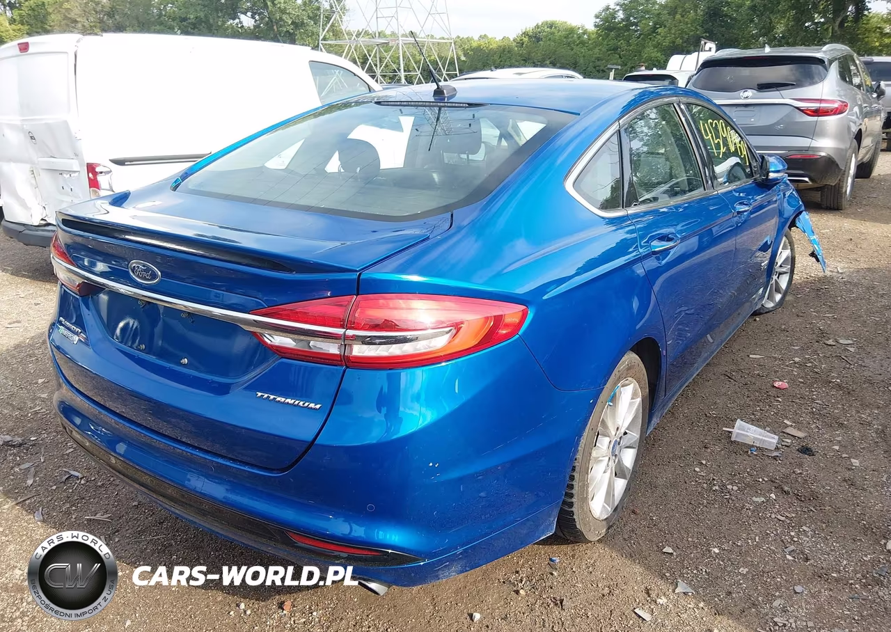 2017 Ford Fusion Energi Titanium VIN:3FA6P0SU2HR209604 - 4