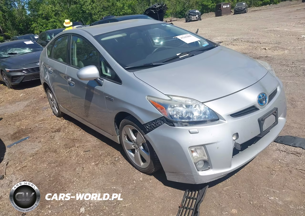 2010 Toyota Prius V – zdjęcie 1 z 16