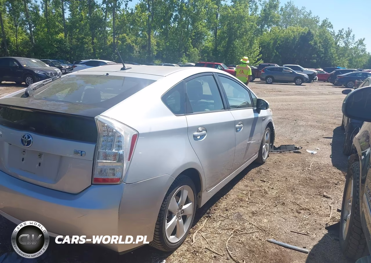 2010 Toyota Prius V VIN:JTDKN3DU9A0184350 - 4
