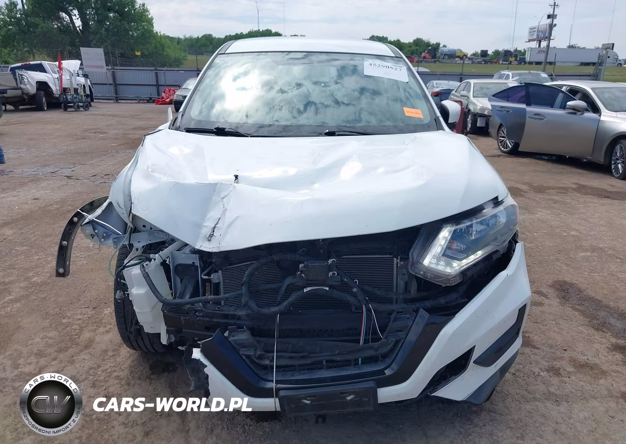 2018 Nissan Rogue S VIN:KNMAT2MT3JP558302 - 13