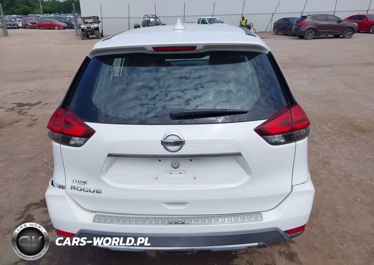 2018 Nissan Rogue S VIN:KNMAT2MT3JP558302 - 17