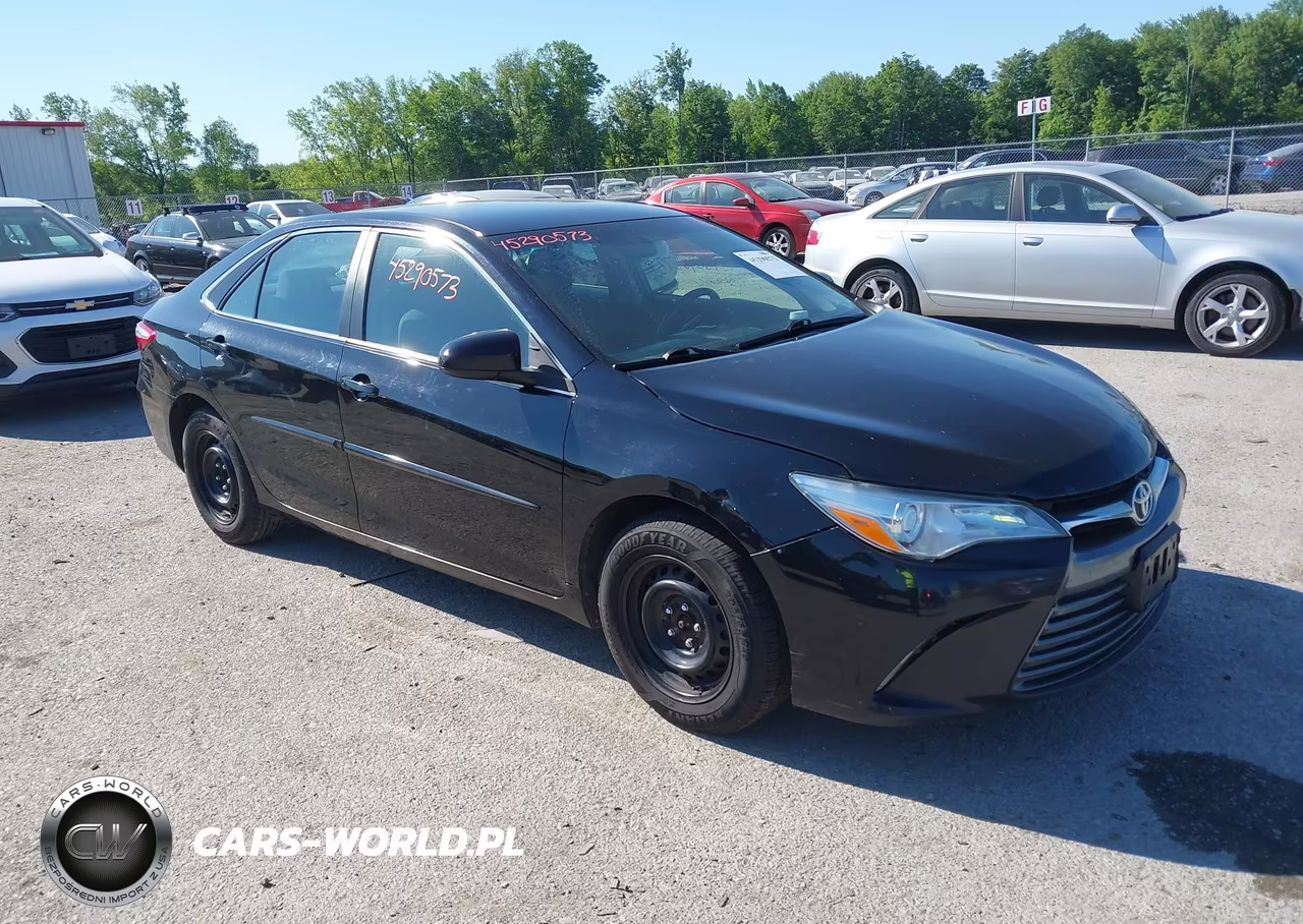 2017 Toyota Camry Le – zdjęcie 1 z 16