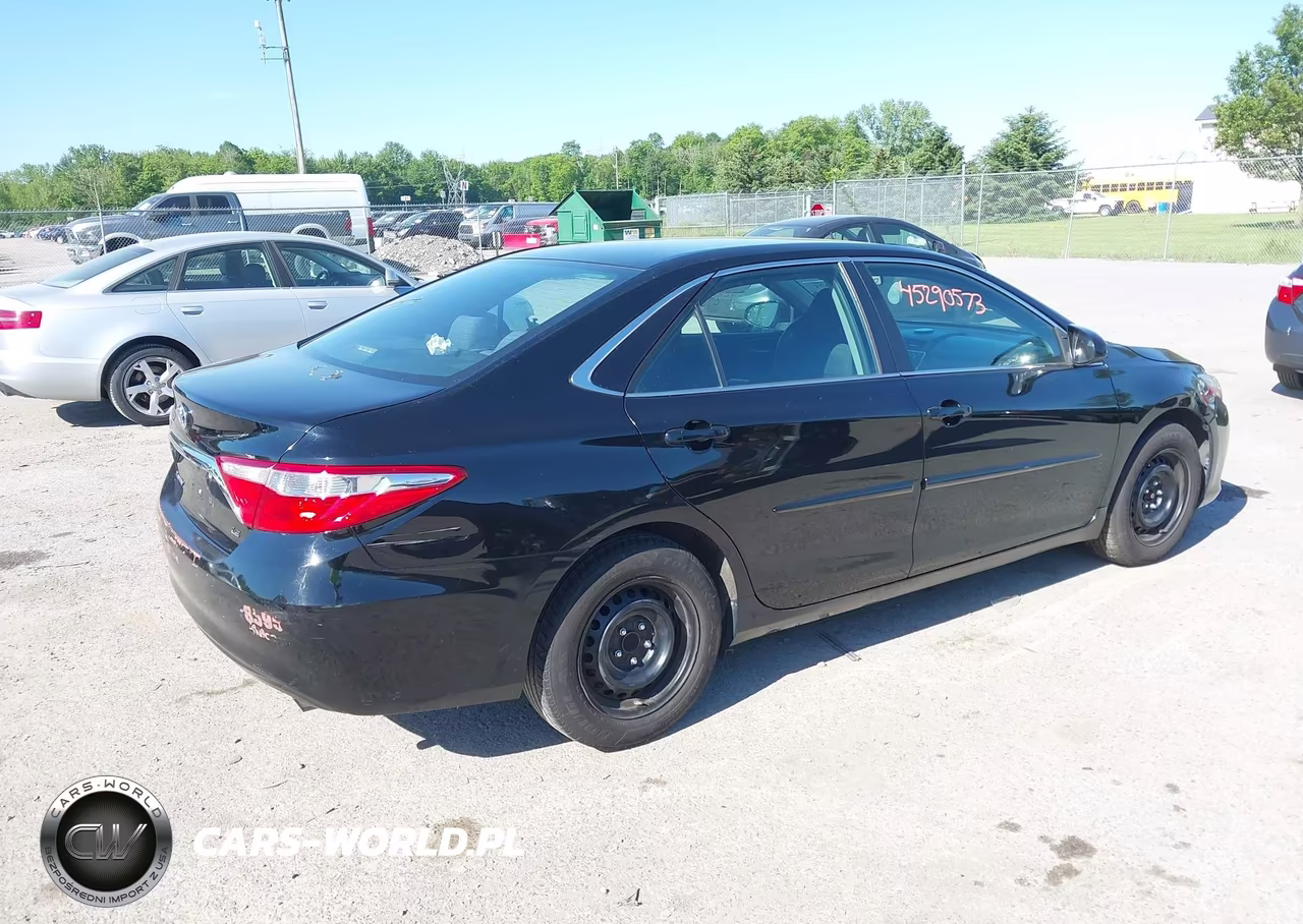 2017 Toyota Camry Le VIN:4T1BF1FK1HU281277 - 4