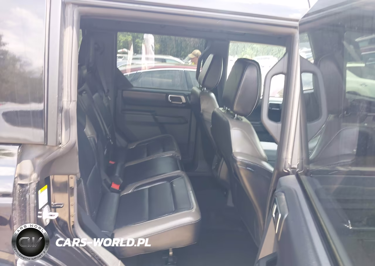 2025 Ford Bronco Outer Banks VIN:1FMDE8BH6SLA90305 - 8