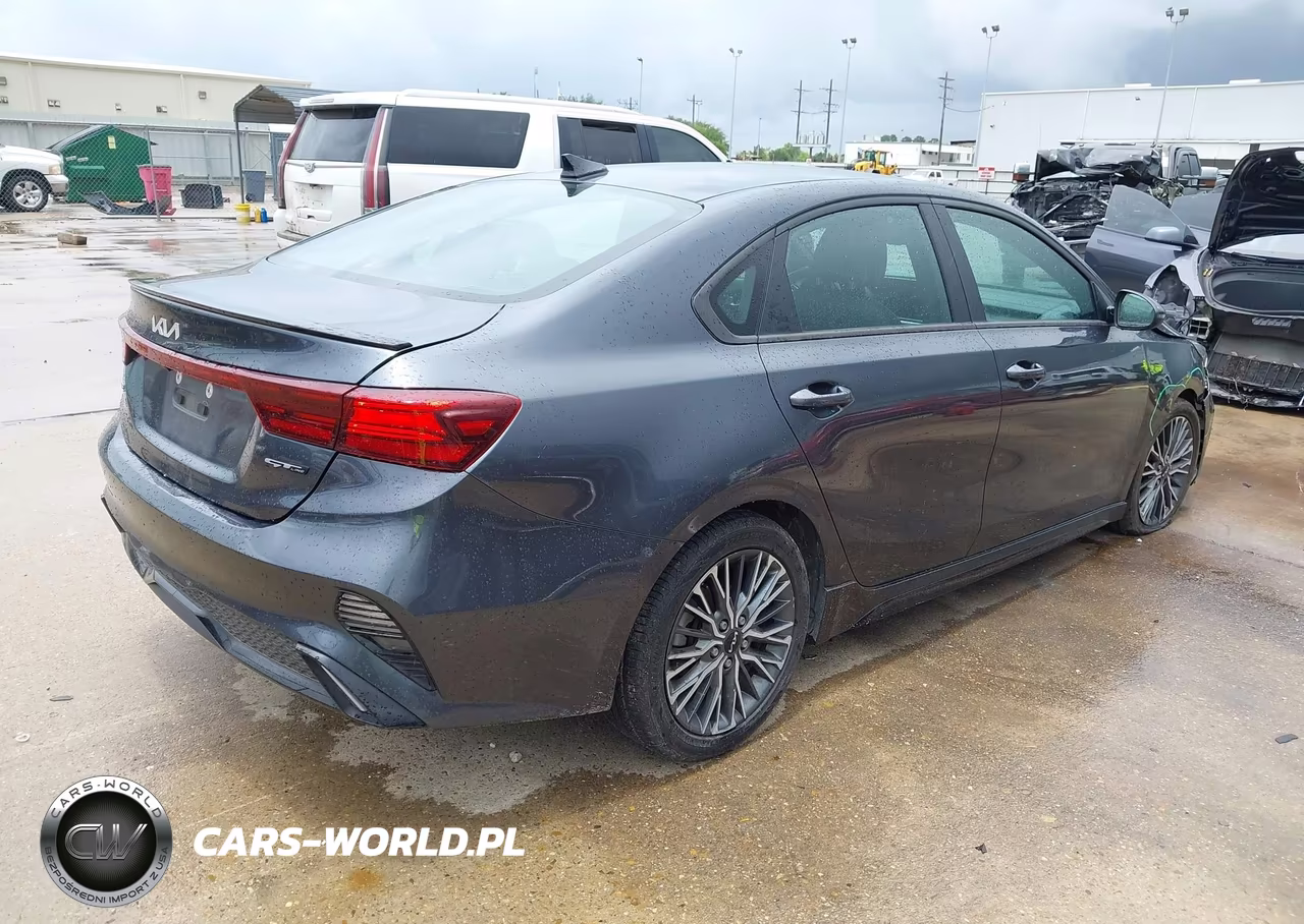 2023 Kia Forte Gt-Line VIN:3KPF54AD6PE612600 - 4