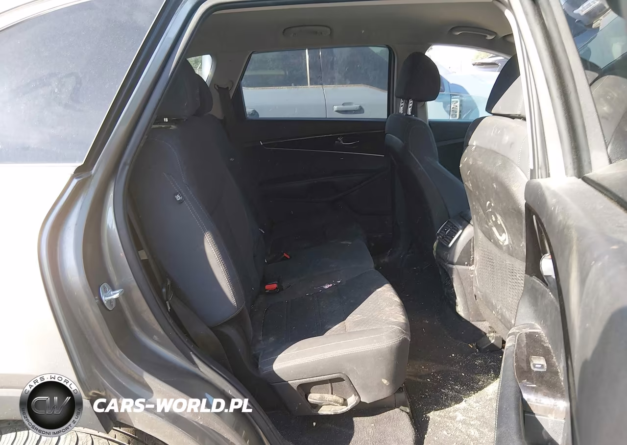 2018 Kia Sorento 2.4L Lx VIN:5XYPGDA3XJG373388 - 8