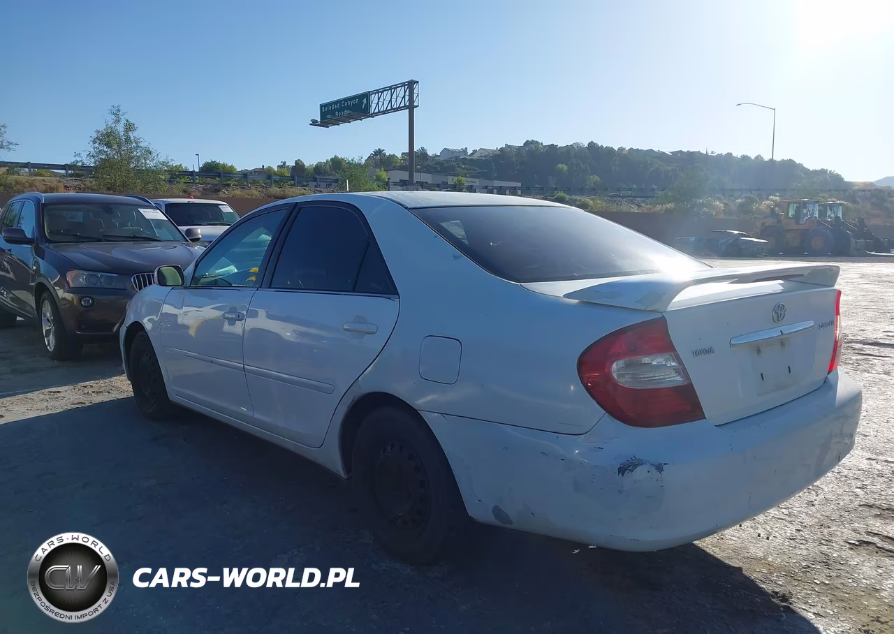 2004 Toyota Camry Le VIN:4T1BE32K94U364471 - 3
