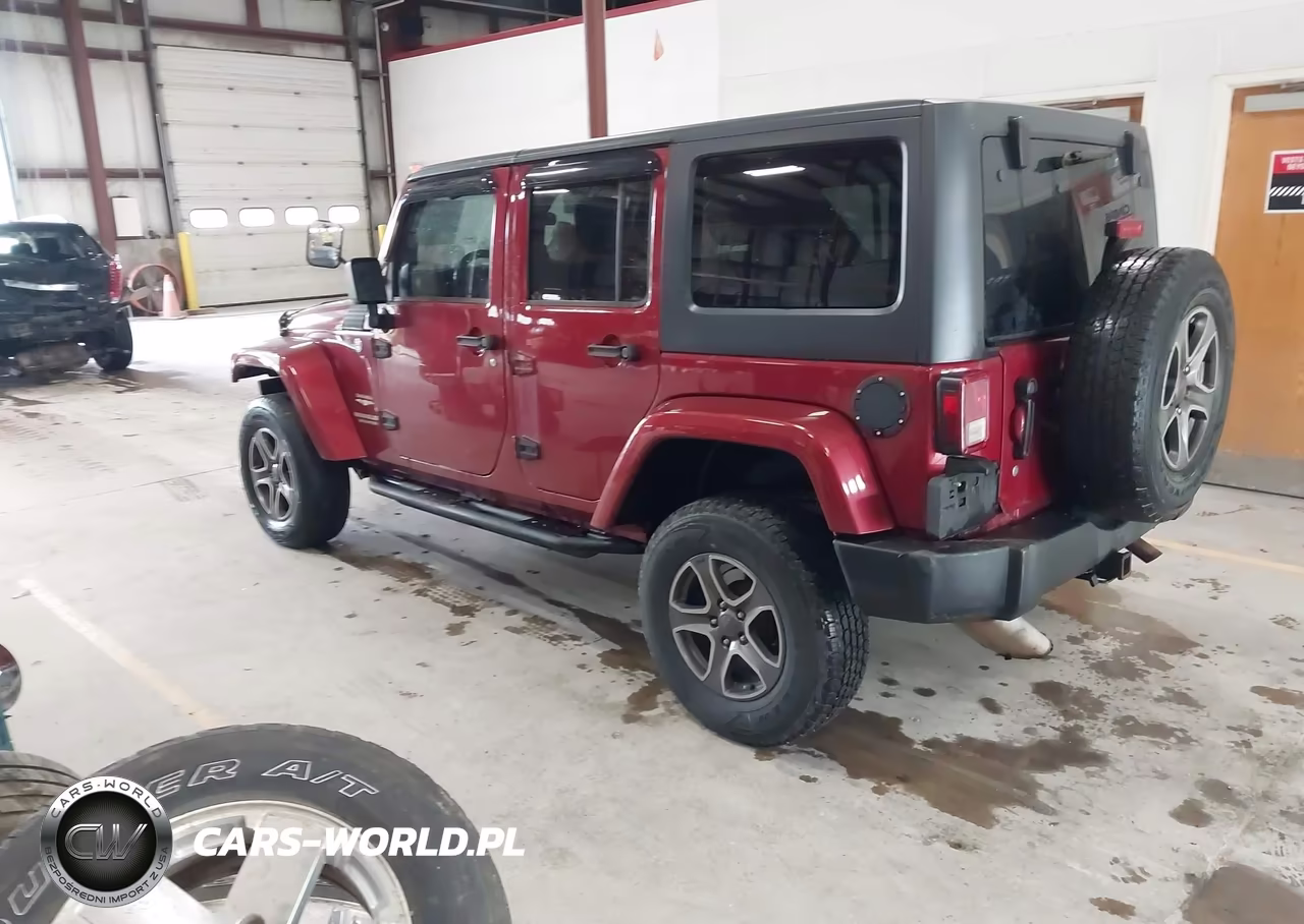 2012 Jeep Wrangler Unlimited Sahara VIN:1C4BJWEG3CL239950 - 3