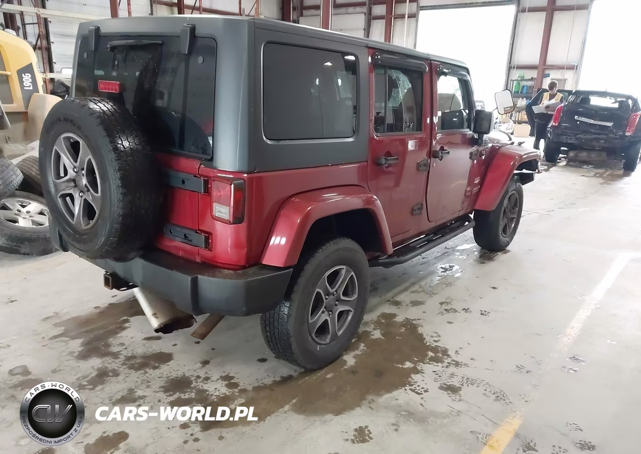 2012 Jeep Wrangler Unlimited Sahara VIN:1C4BJWEG3CL239950 - 4