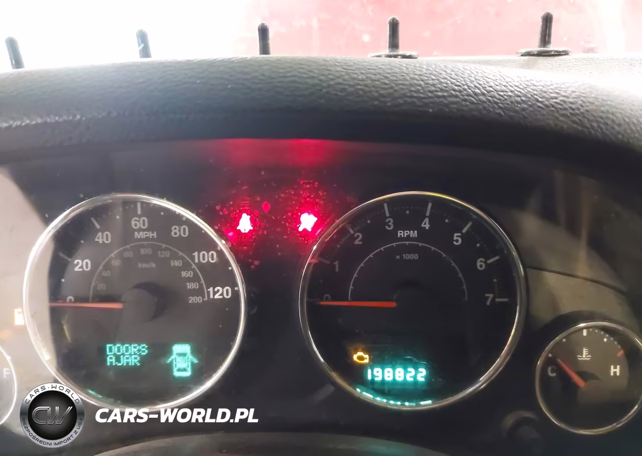 2012 Jeep Wrangler Unlimited Sahara VIN:1C4BJWEG3CL239950 - 7
