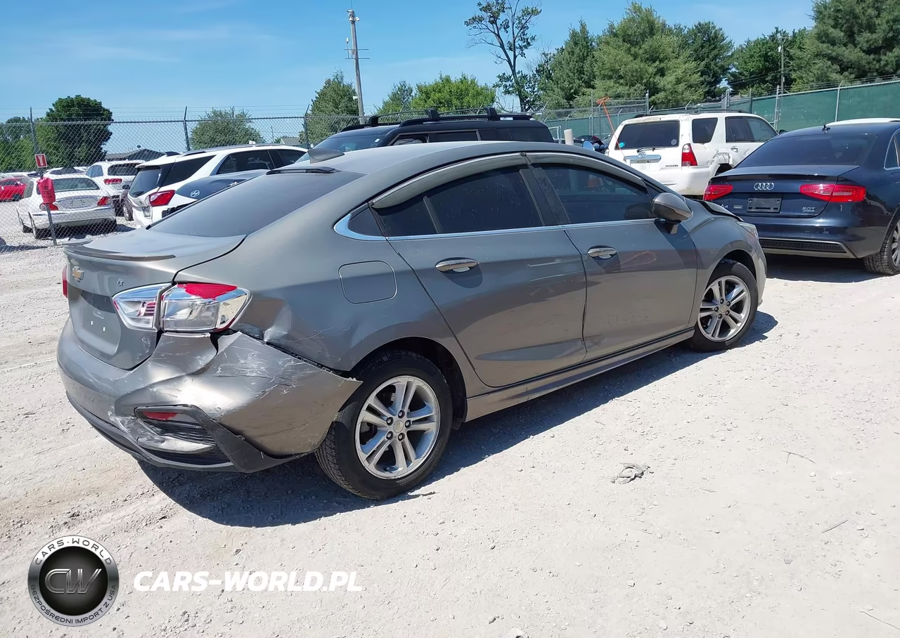 2017 Chevrolet Cruze Lt Auto VIN:1G1BE5SM4H7140751 - 4