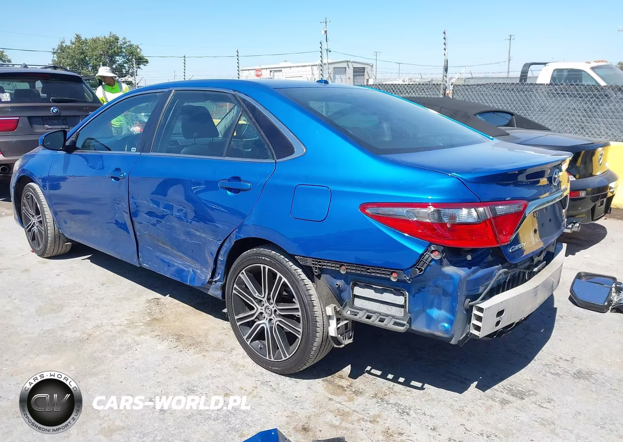 2016 Toyota Camry Se VIN:4T1BF1FKXGU560113 - 3