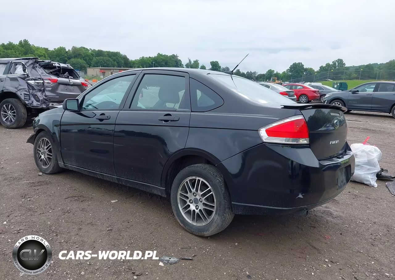 2010 Ford Focus Se VIN:1FAHP3FN3AW104893 - 3