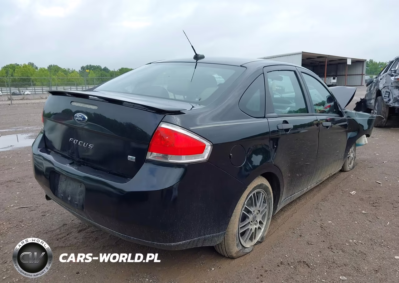 2010 Ford Focus Se VIN:1FAHP3FN3AW104893 - 4