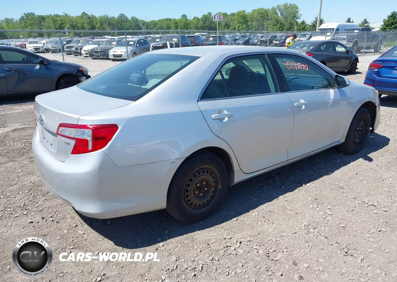 2014 Toyota Camry Le VIN:4T1BF1FK4EU368845 - 4
