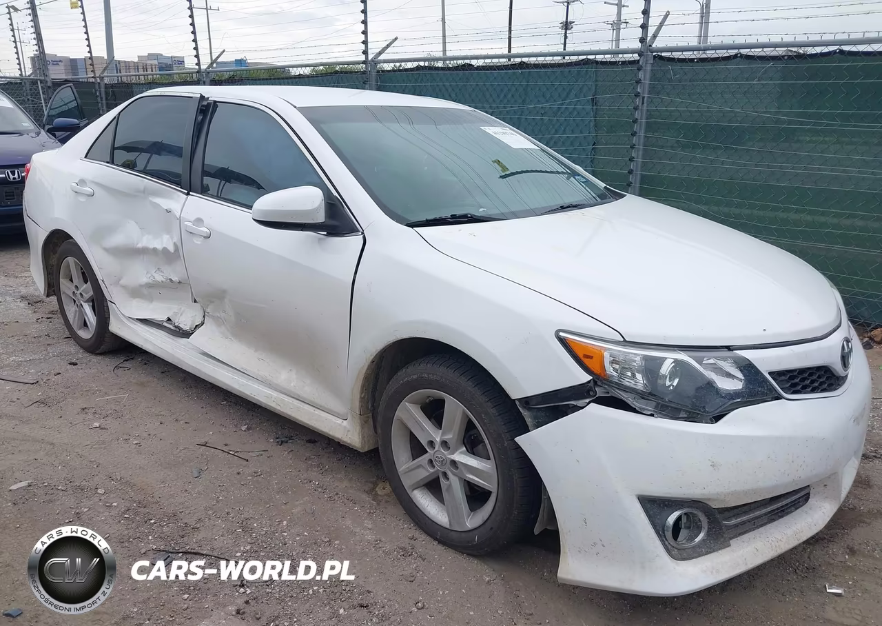 2014 Toyota Camry Se – zdjęcie 1 z 16