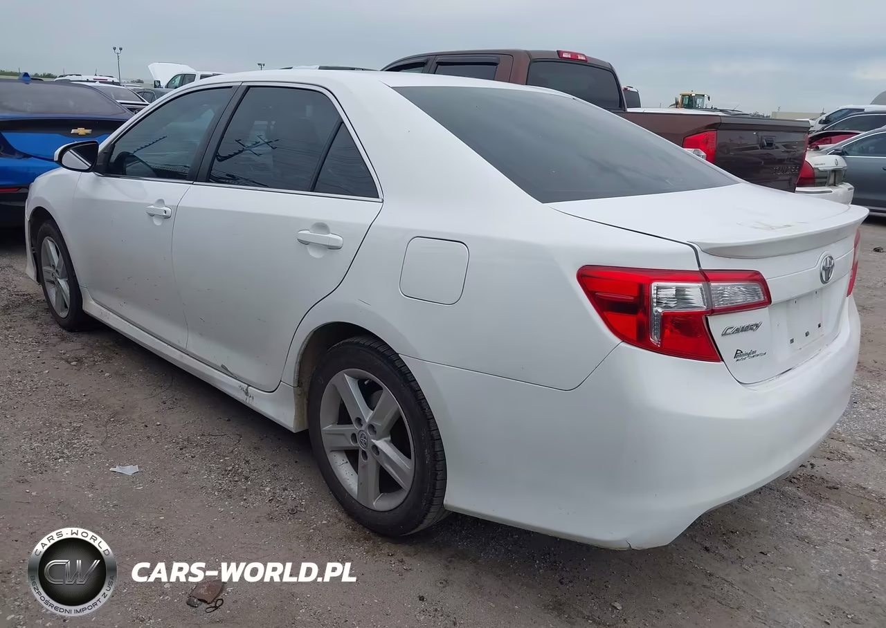 2014 Toyota Camry Se VIN:4T1BF1FK9EU729373 - 3