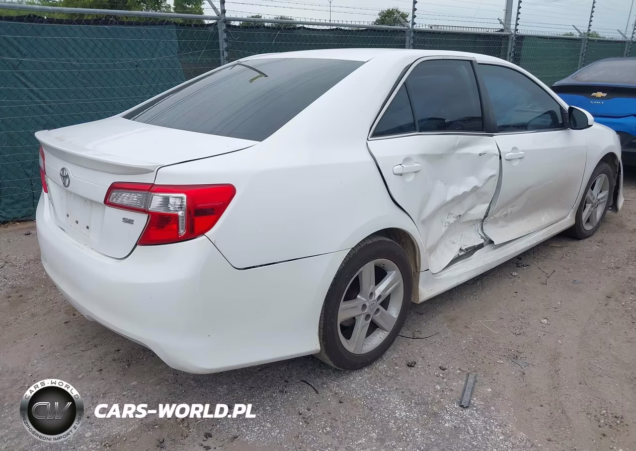 2014 Toyota Camry Se VIN:4T1BF1FK9EU729373 - 4