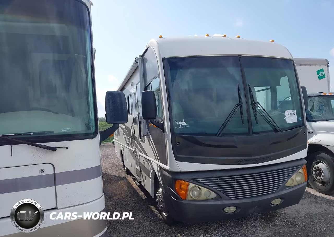2004 Workhorse Custom Chassis Motorhome Chassis W22