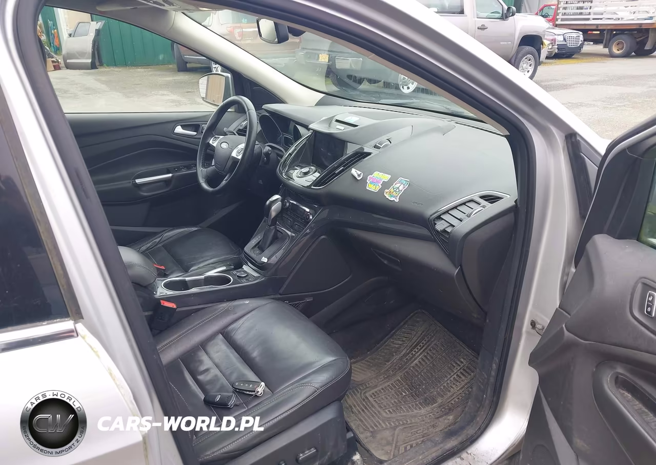 2016 Ford Escape Titanium VIN:1FMCU9J93GUA22396 - 5