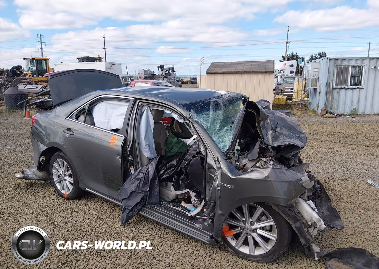 2014 Toyota Camry Hybrid Xle – zdjęcie 1 z 15