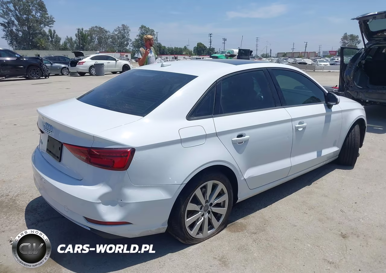 2017 Audi A3 2.0T Premium VIN:WAUAUGFF8H1064268 - 4