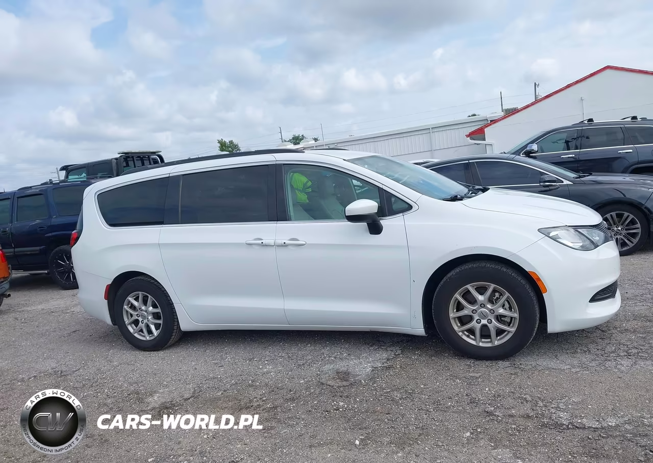 2021 Chrysler Voyager Lxi VIN:2C4RC1DG9MR511911 - 13