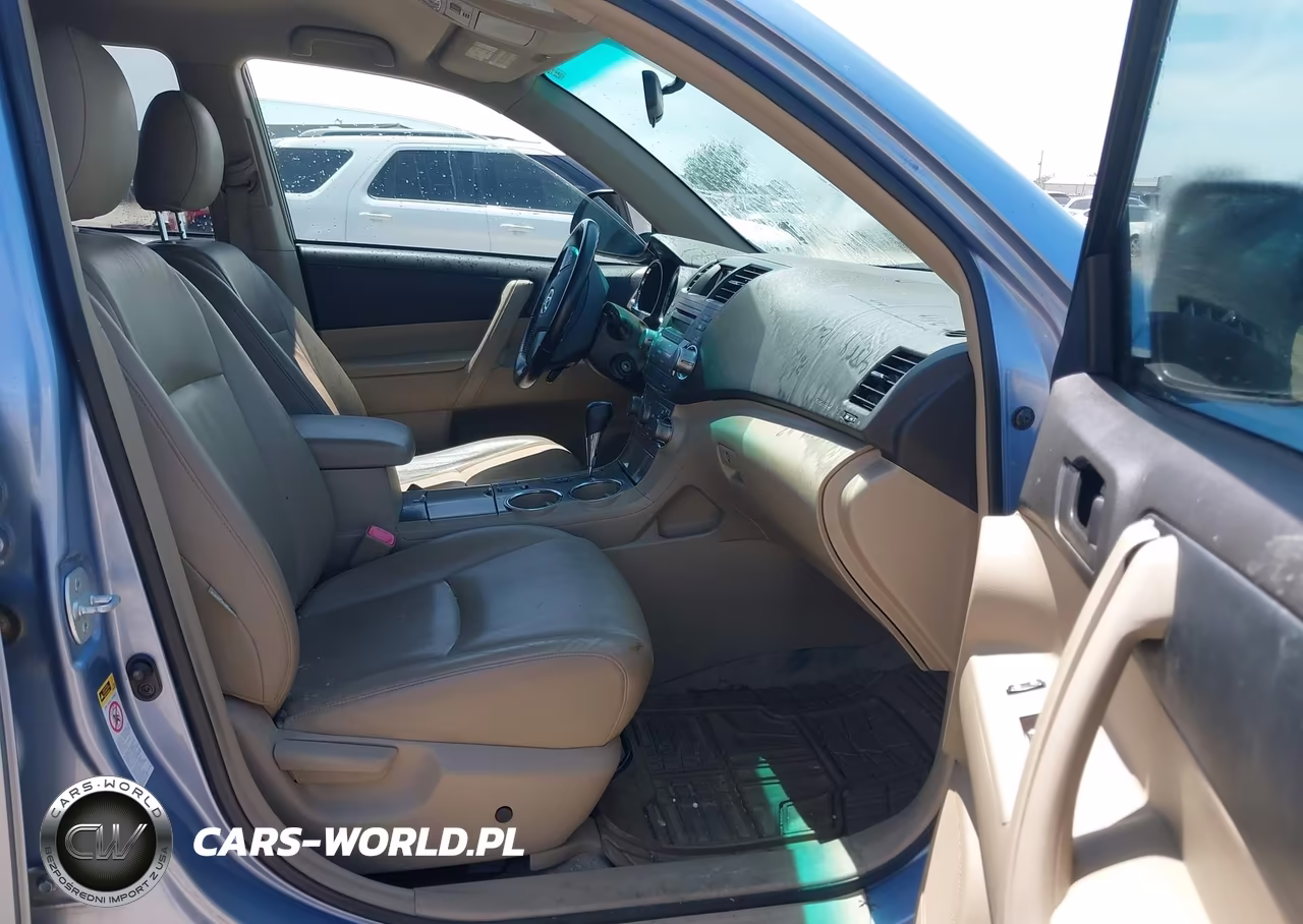 2010 Toyota Highlander Base V6 VIN:JTEZK3EH8A2105209 - 5