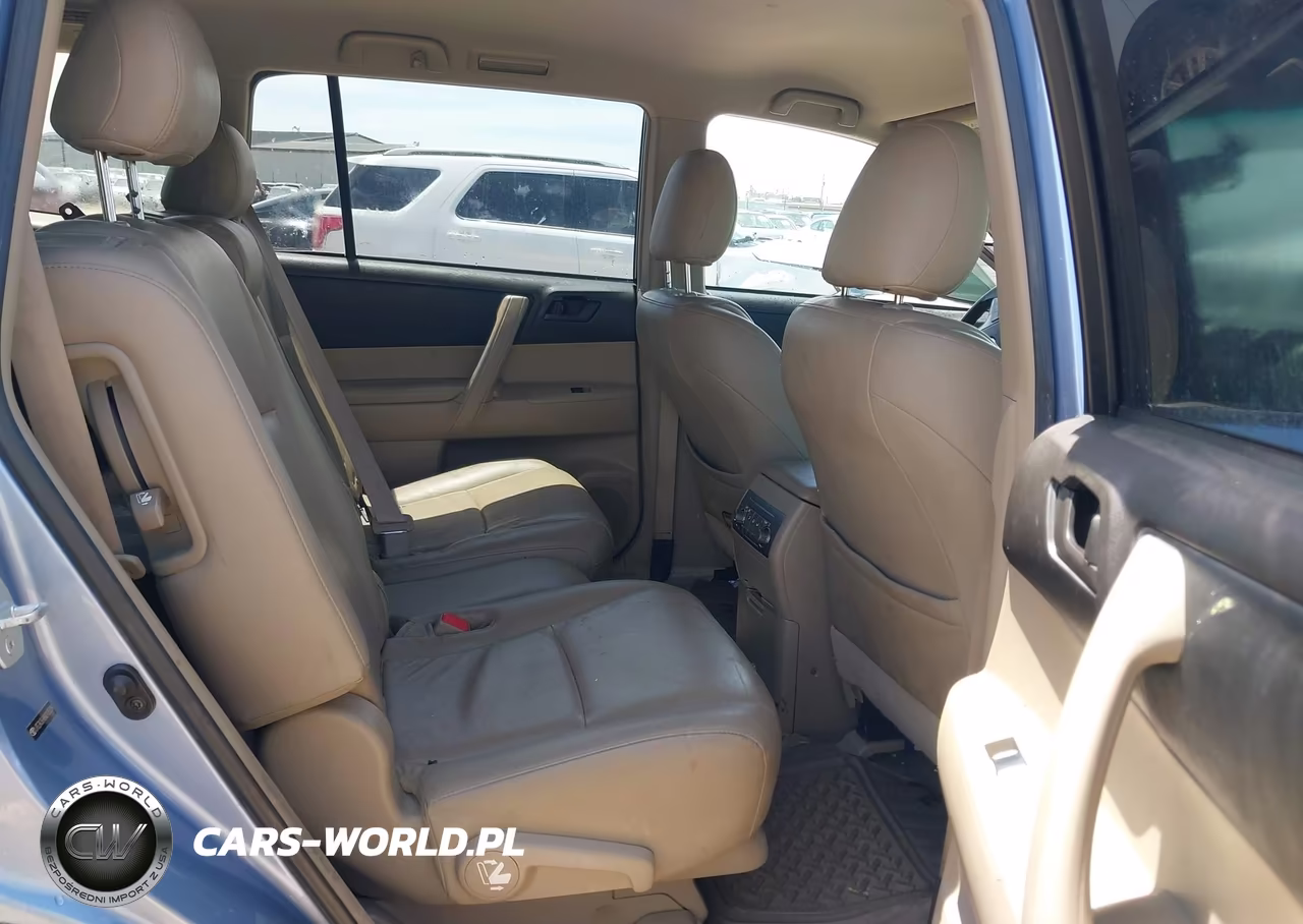 2010 Toyota Highlander Base V6 VIN:JTEZK3EH8A2105209 - 8