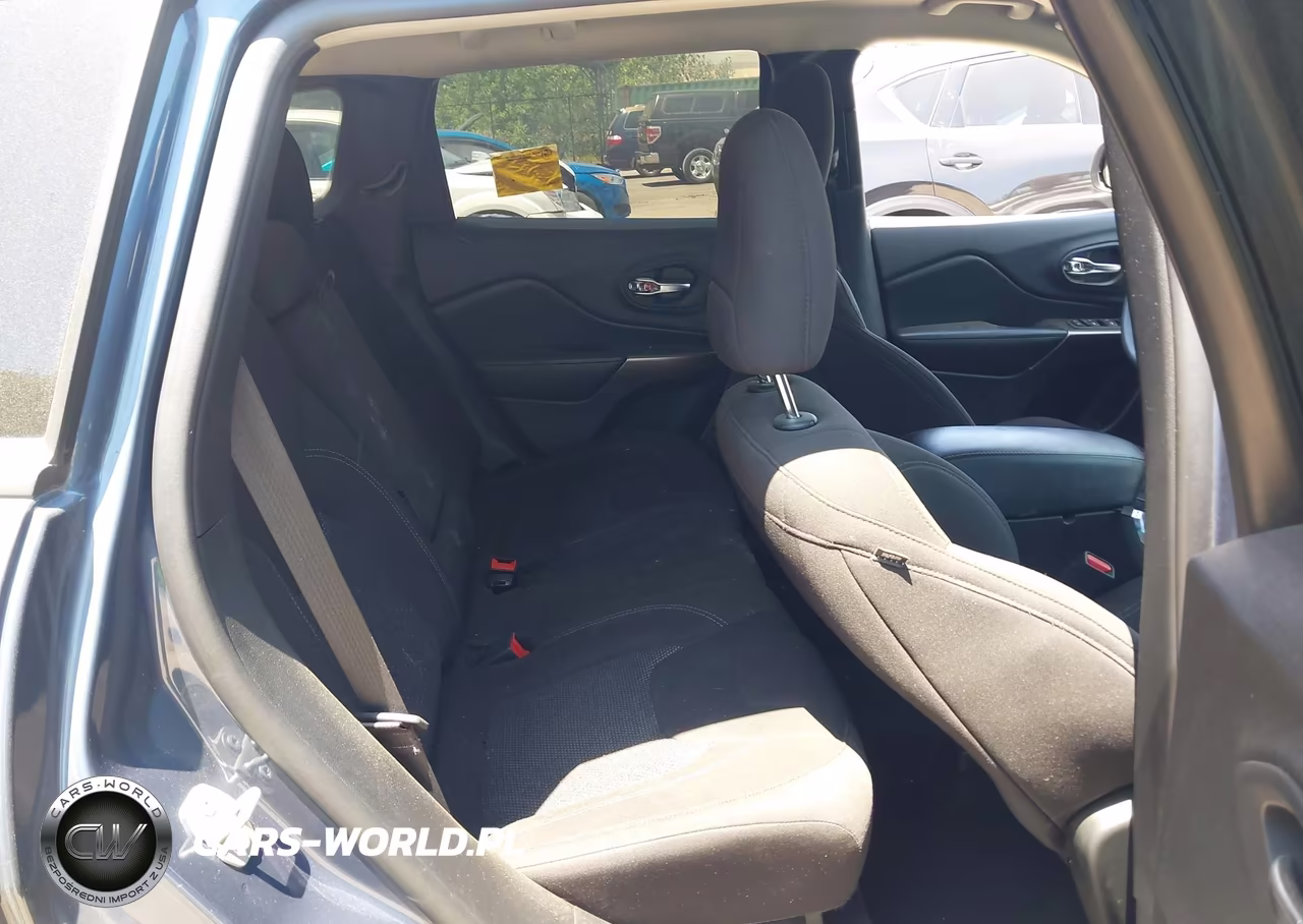 2020 Jeep Cherokee Latitude Fwd VIN:1C4PJLCB0LD569728 - 8