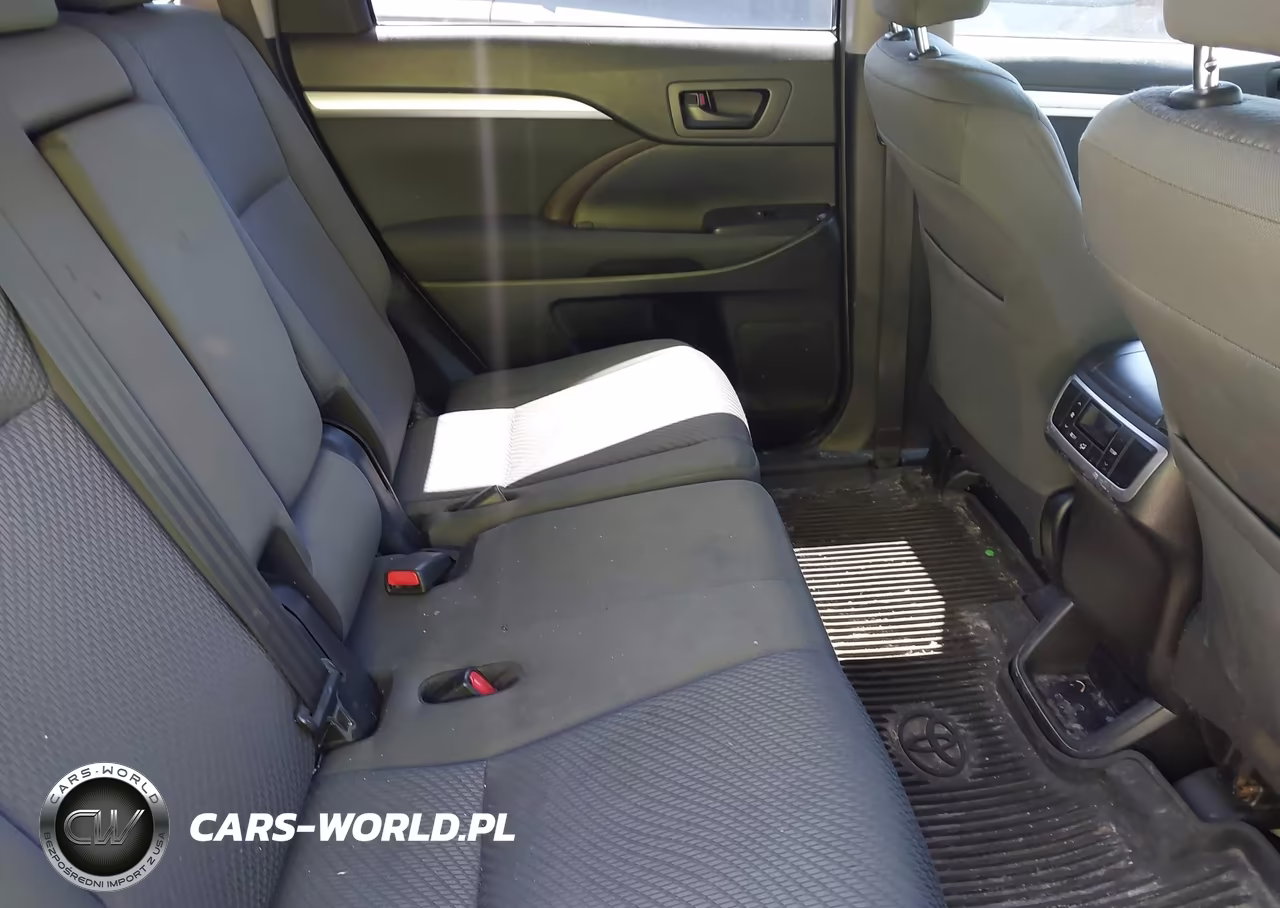 2019 Toyota Highlander Le VIN:5TDBZRFH7KS988166 - 8