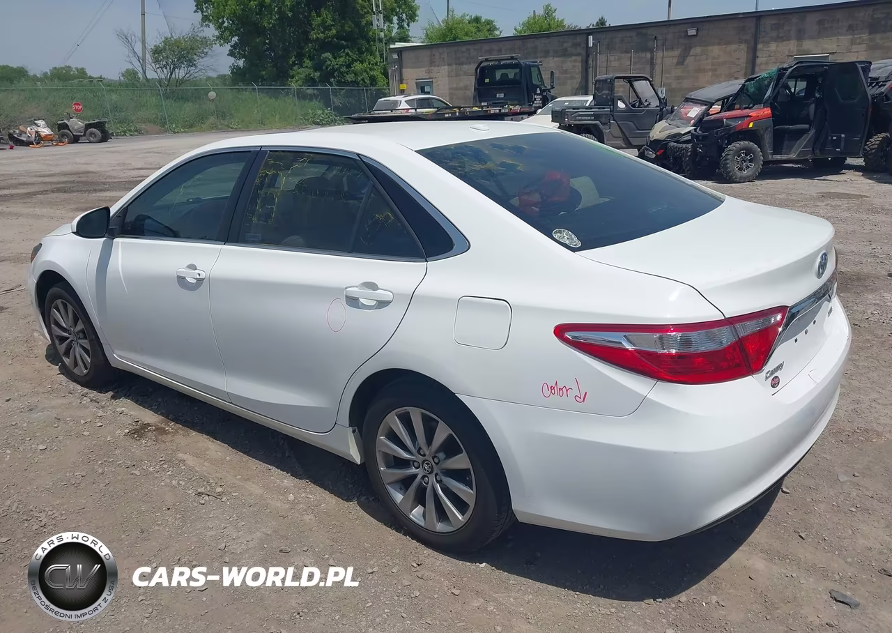 2016 Toyota Camry Xle VIN:4T1BF1FK3GU596192 - 3
