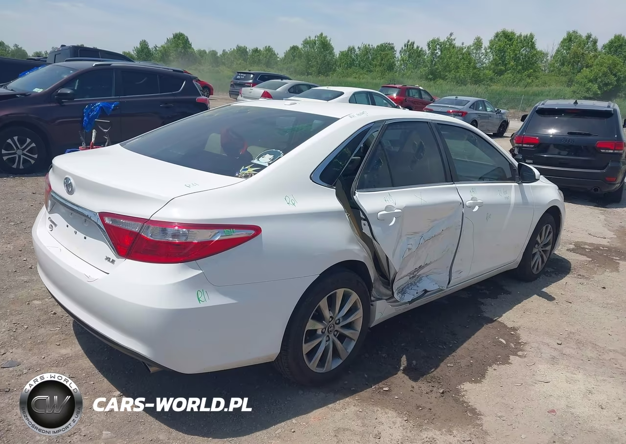 2016 Toyota Camry Xle VIN:4T1BF1FK3GU596192 - 4
