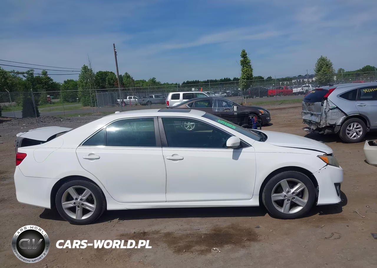 2014 Toyota Camry Se VIN:4T1BF1FK5EU377800 - 14