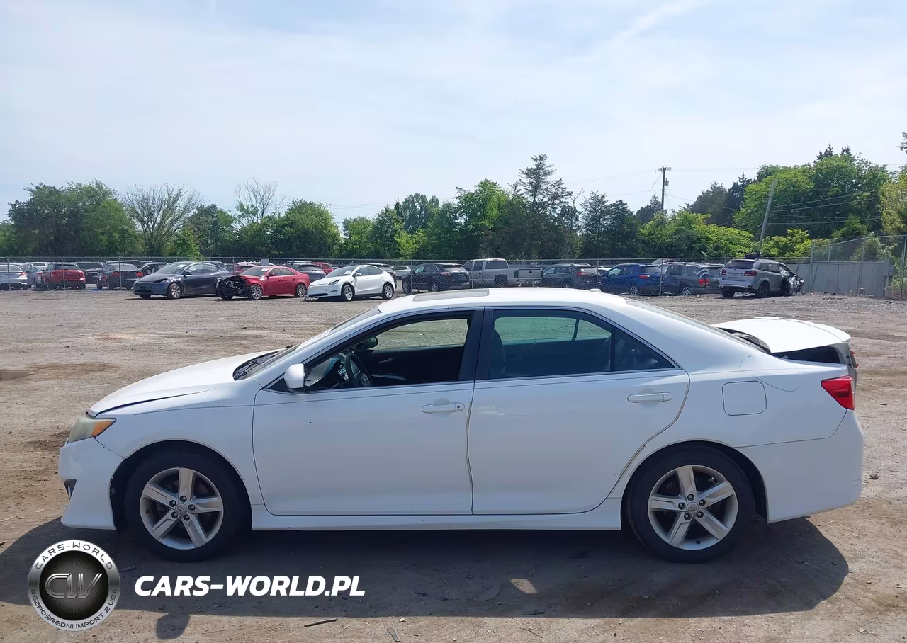 2014 Toyota Camry Se VIN:4T1BF1FK5EU377800 - 15