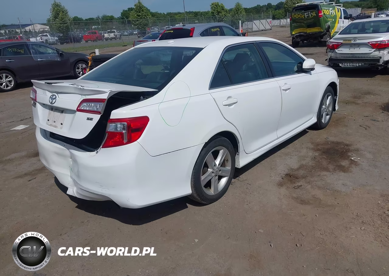 2014 Toyota Camry Se VIN:4T1BF1FK5EU377800 - 4
