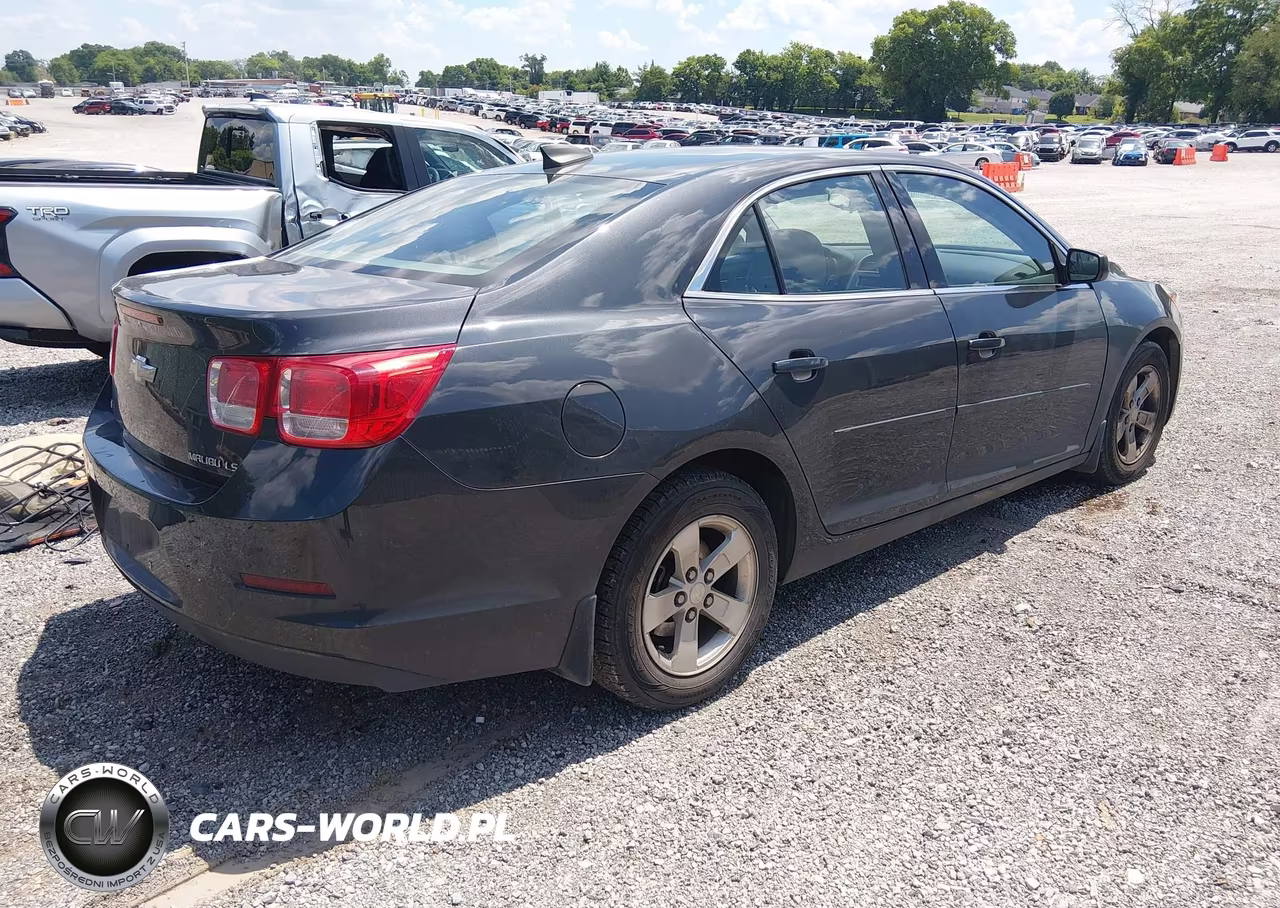 2015 Chevrolet Malibu Ls VIN:1G11B5SL0FF330965 - 4