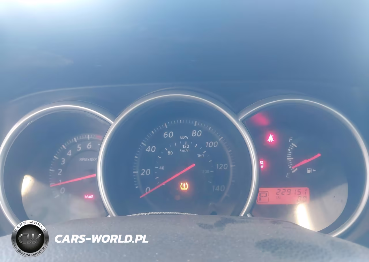 2010 Nissan Versa 1.8S VIN:3N1BC1APXAL424388 - 7