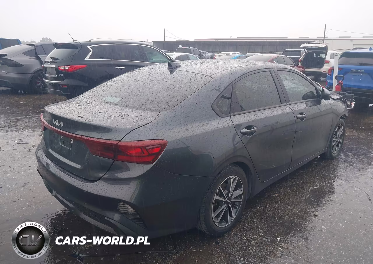 2023 Kia Forte Lxs VIN:3KPF24AD3PE543485 - 4