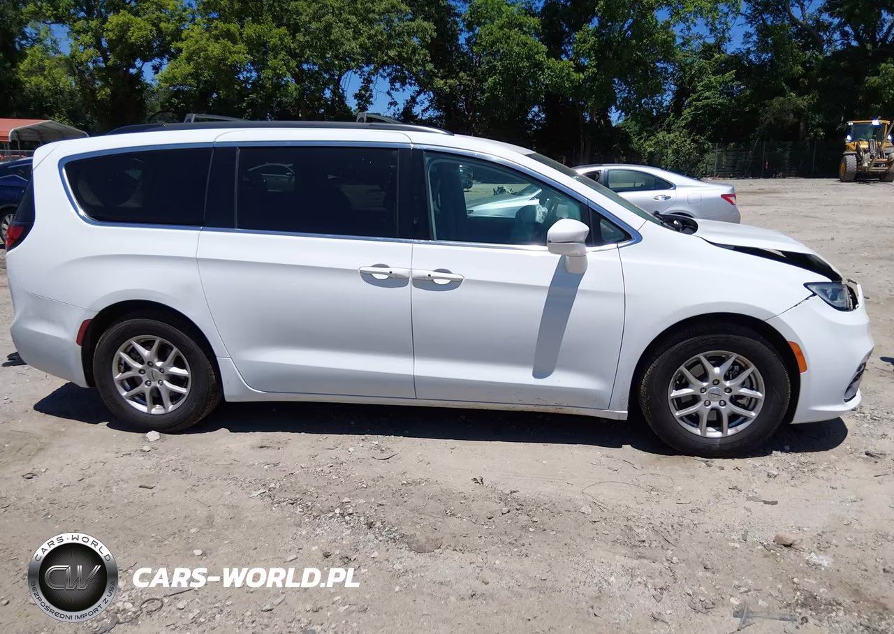 2022 Chrysler Pacifica Touring L VIN:2C4RC1BG7NR165815 - 13