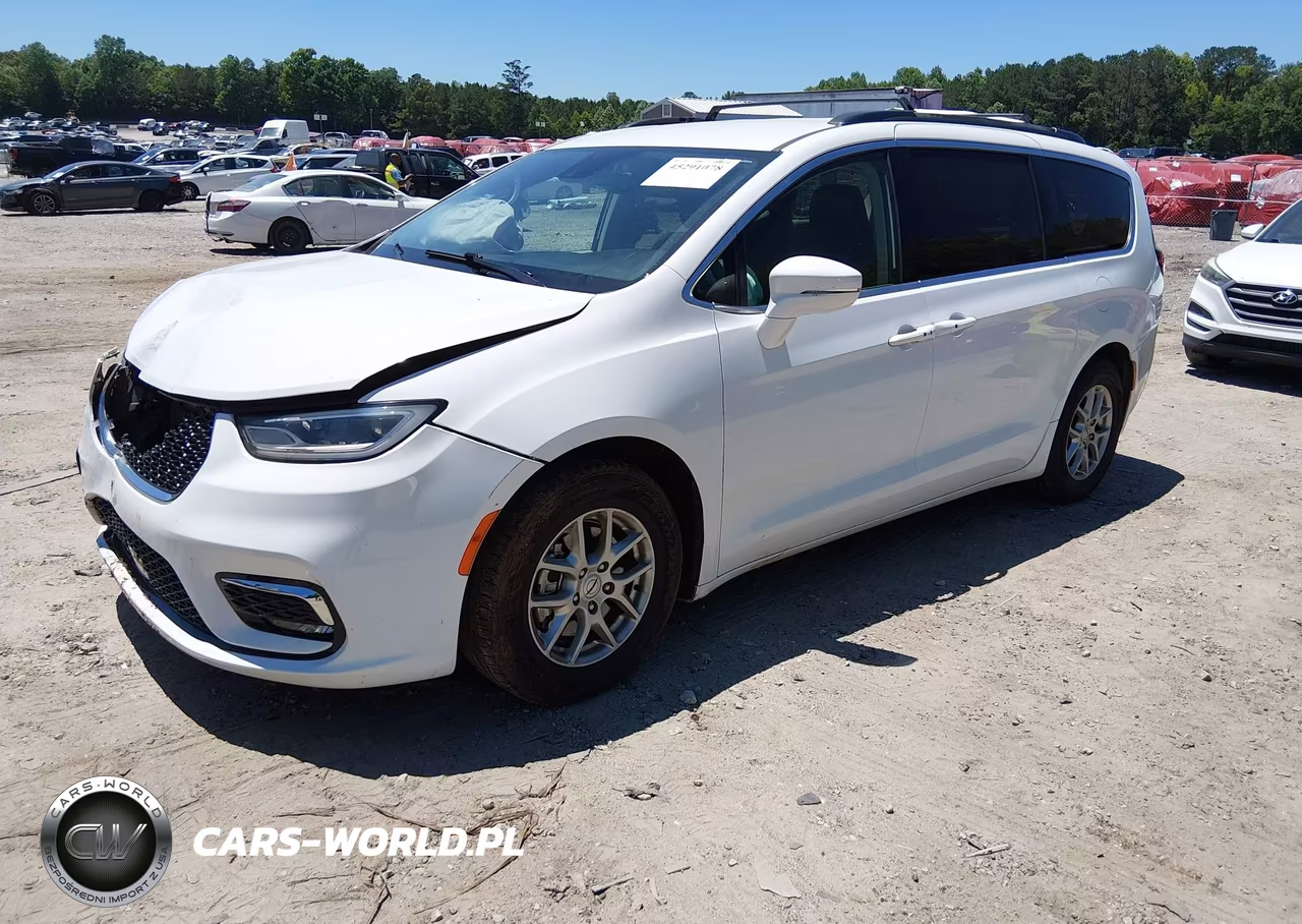 2022 Chrysler Pacifica Touring L VIN:2C4RC1BG7NR165815 - 2
