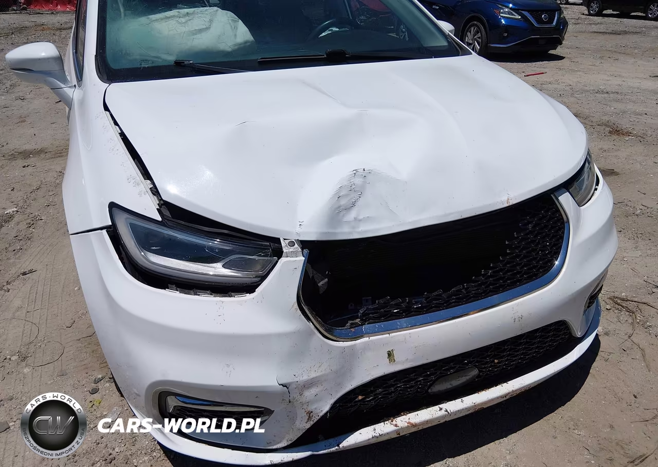 2022 Chrysler Pacifica Touring L VIN:2C4RC1BG7NR165815 - 6