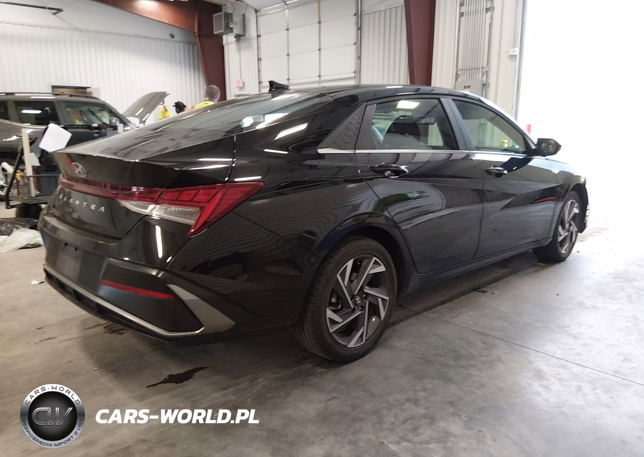 2025 Hyundai Elantra Sel Convenience VIN:KMHLS4DG2SU890112 - 4