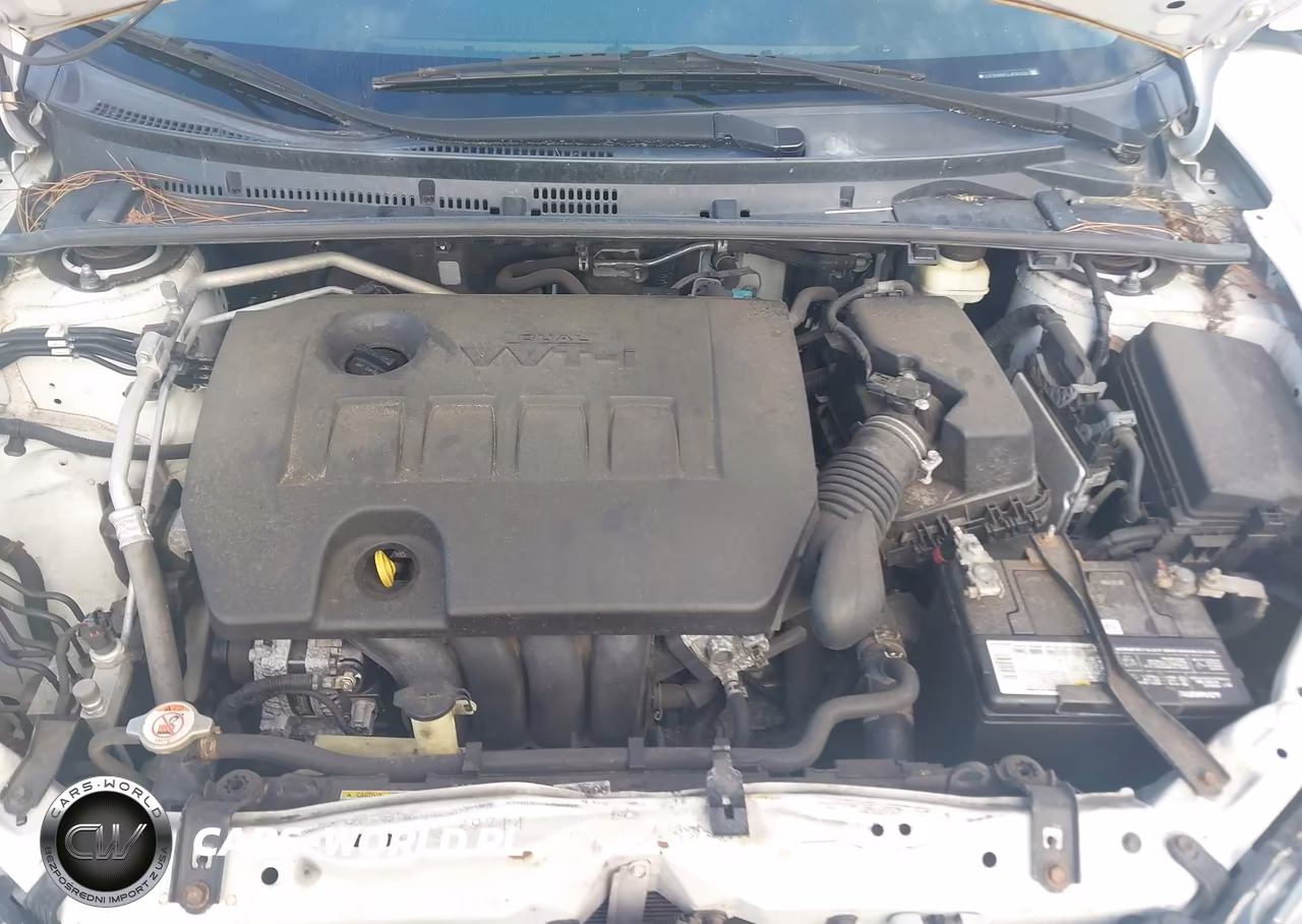 2018 Toyota Corolla Le VIN:5YFBURHE5JP805081 - 10