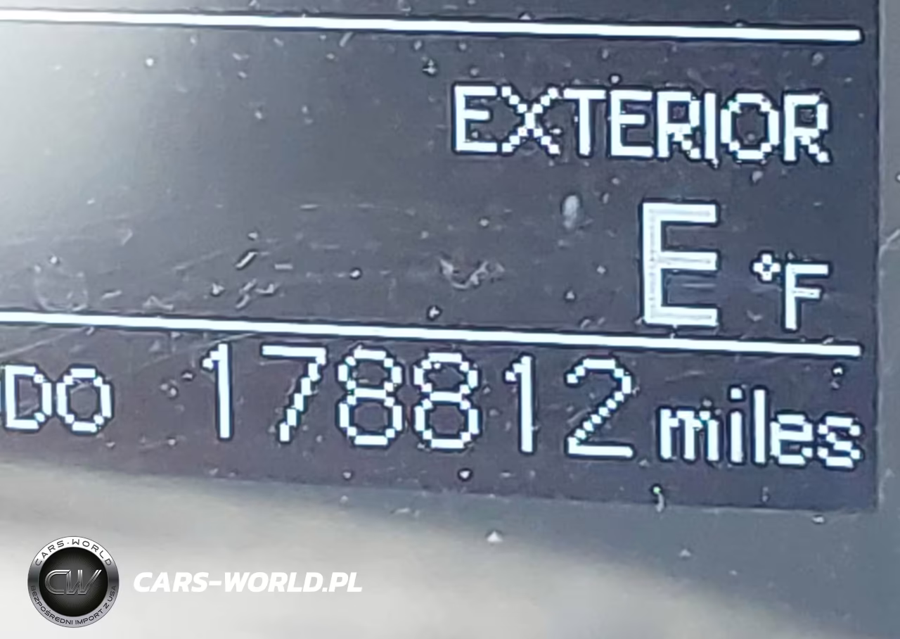 2015 Toyota Sienna Le 8 Passenger VIN:5TDKK3DCXFS570098 - 15